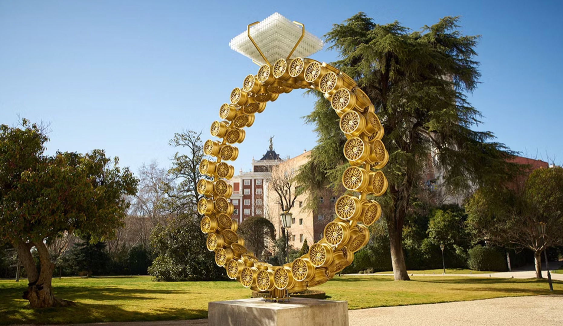 01.Flamboyant Joana Vasconcelos SaraBenaventeAltaJoyeria 01.Flamboyant Joana Vasconcelos SaraBenaventeAltaJoyeria