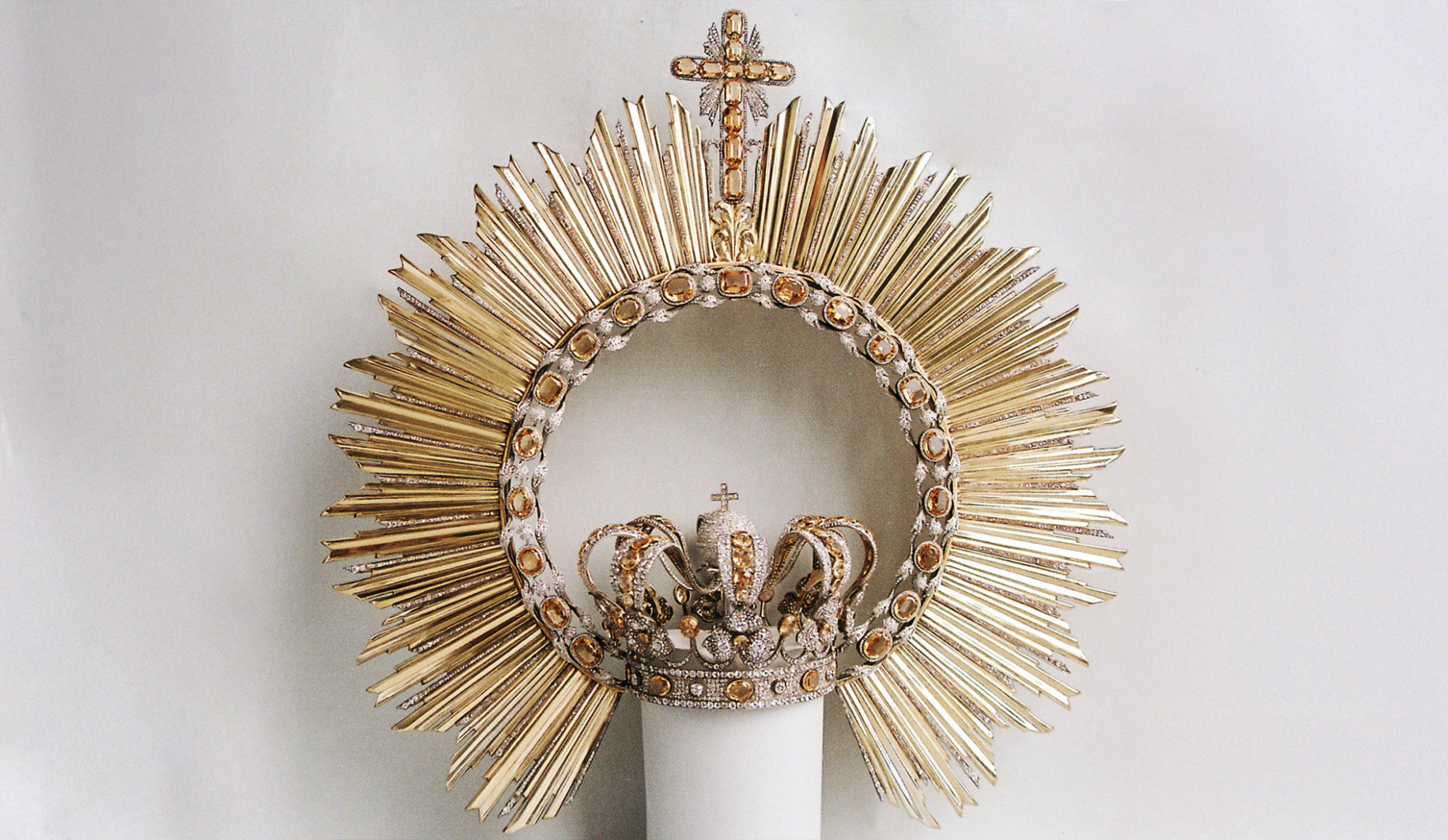 02.Corona Nuestra Senora Atocha SaraBenaventeAltaJoyeria 02.Corona Nuestra Senora Atocha SaraBenaventeAltaJoyeria